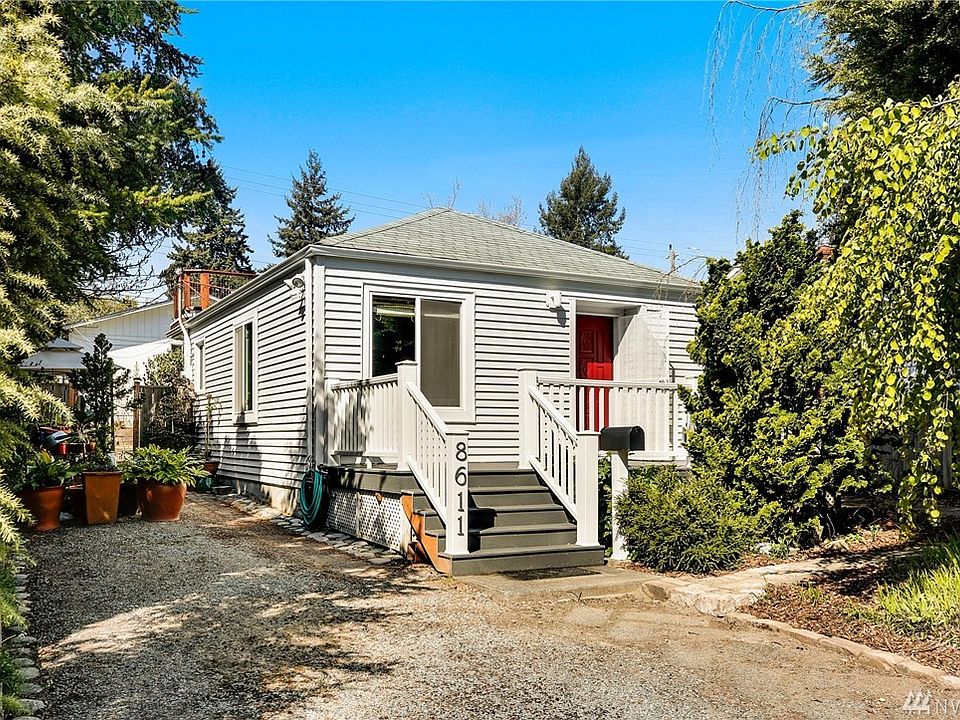 2nd image of 8611 32nd Ave SW