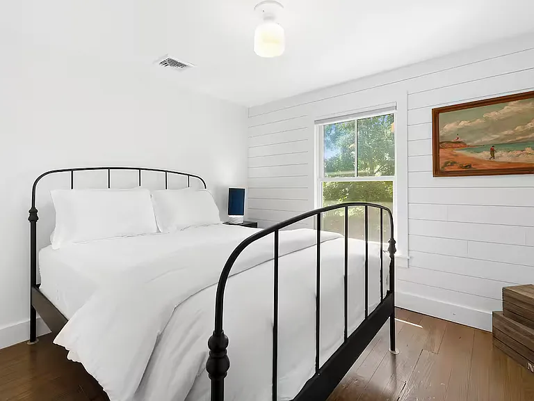 111 Halsey St — Photo 18
