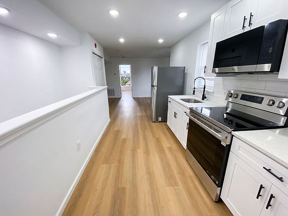 5th image of 5639 Market St #3