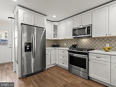 5th image of 606 S Robinson St