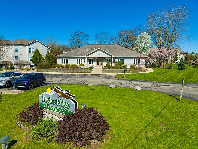 Eagles Ridge — Photo 2