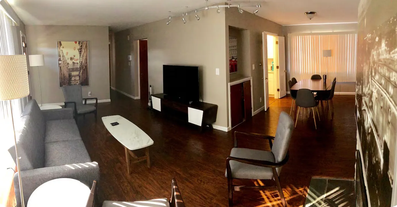 3 bed, 2.5 bath, 1759 sqft, $2,295 — Photo 3