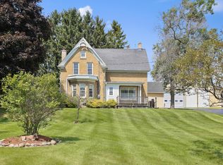 3308 W Highland Rd, Mequon, WI 53092