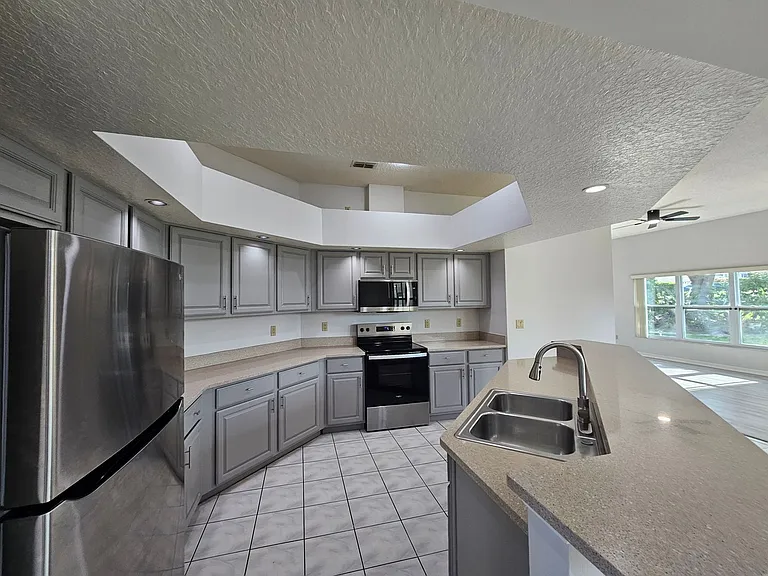 6506 Canterlea Dr — Photo 9
