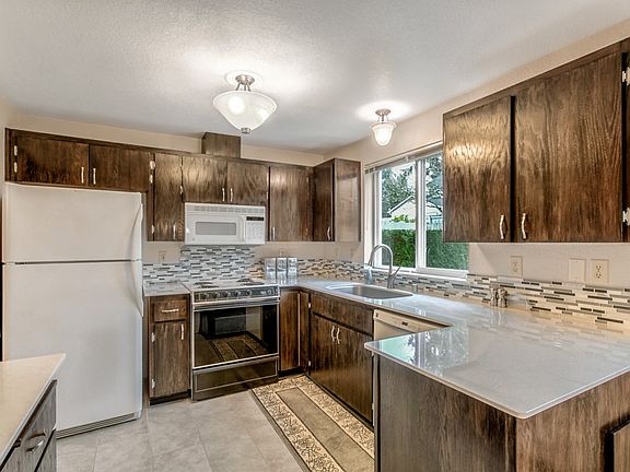 5th image of 5606 99th Street Ct E