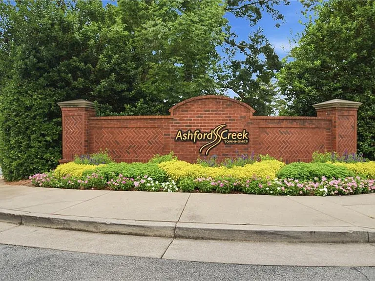 1231 Ashford Creek Park NE — Photo 39