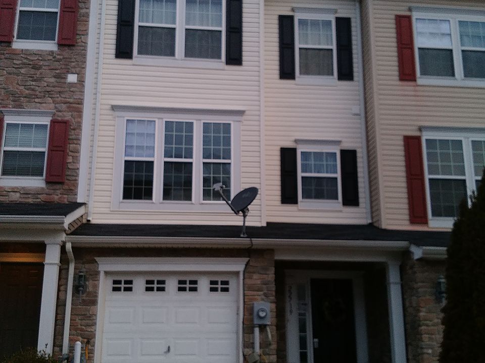 1st image of 22719 Ventura Way
