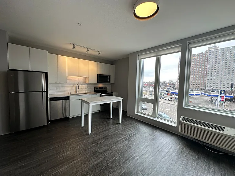Luna Apartments — Photo 93