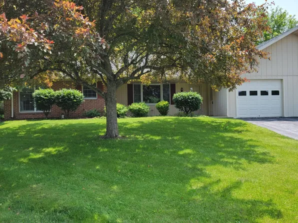 11980 N Woodlea Dr, Waynesboro, PA 17268