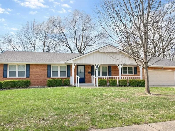 206 NW Woodbine Ave, Lees Summit, MO 64063