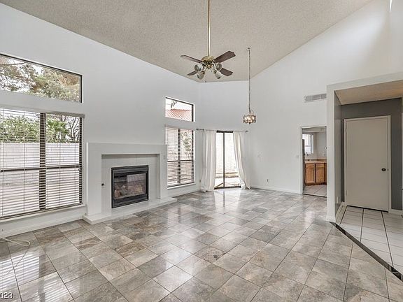 3rd image of 3832 Rhine Way