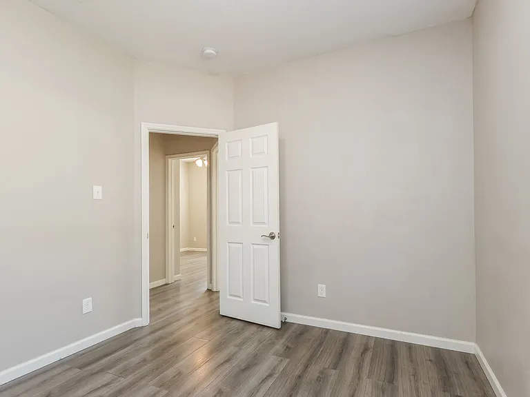 443 Oak Chase Dr — Photo 13