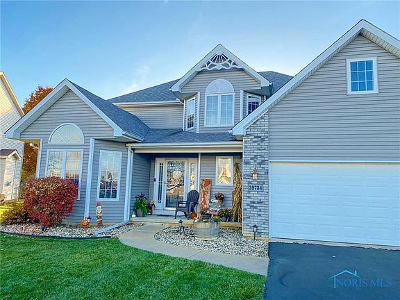 3rd image of 29734 Brookview Ct