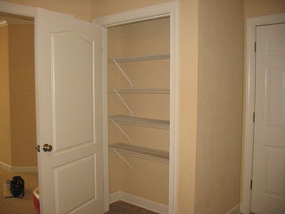 4th image of 3911 Lillian Guest Cir