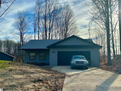 1009 Birmley Estates Dr, Traverse City, MI, 49696
