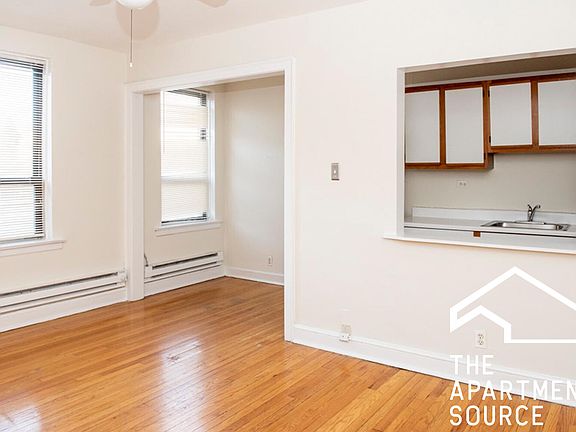 3rd image of 3341 N Marshfield Ave #401C