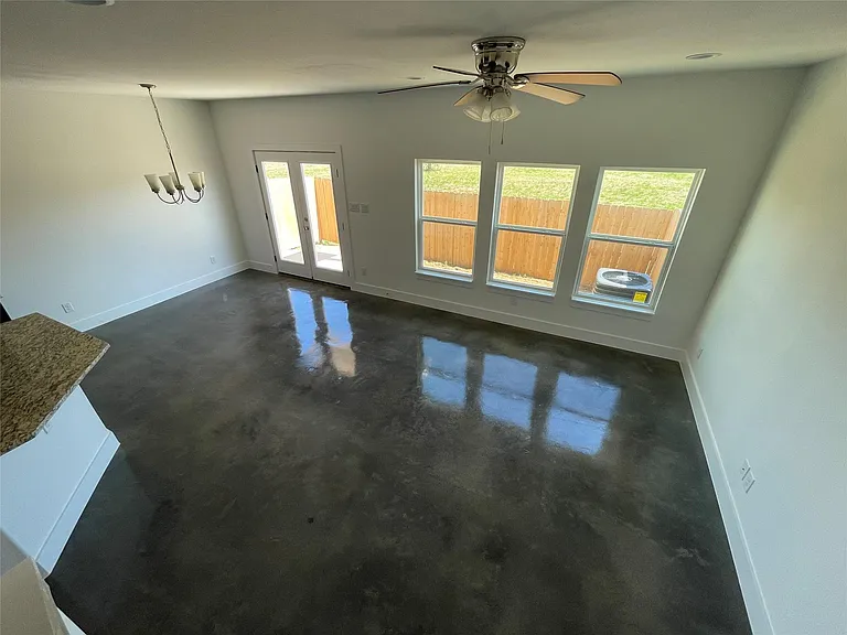 232 Sapphire — Photo 27
