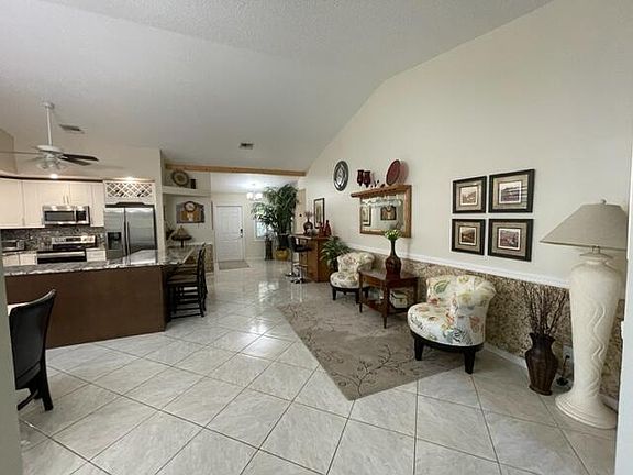 5th image of 5260 Crystal Anne Drive