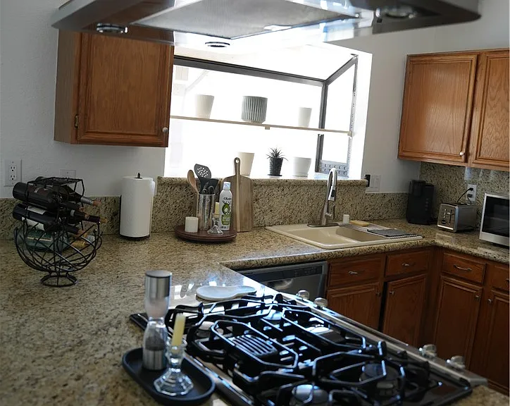 1571 Yellowwood Dr — Photo 7
