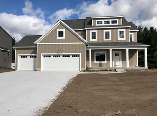 2071 Eastview Dr, Jenison, MI 49428