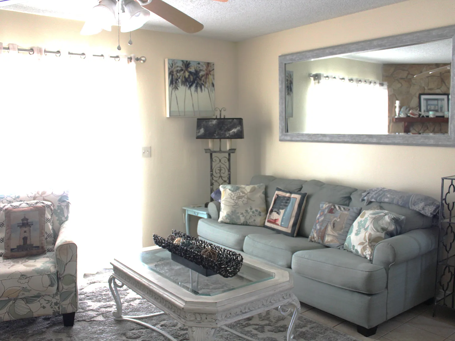 2 bed, 1.5 bath, 1044 sqft, $2,400 — Photo 2