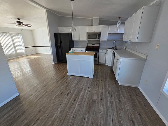 4th image of 152 E Countryside Dr