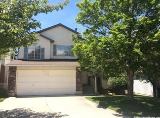 8648 S Altacove Dr, Sandy, UT 84093