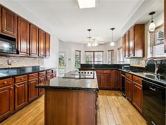 5th image of 3421 Lake Lynn Dr