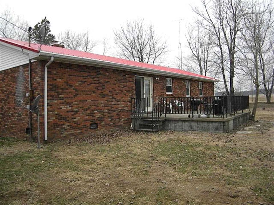 2nd image of 327 Maple St