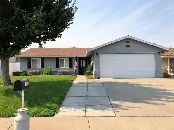 1296 D St, Oakdale, CA 95361