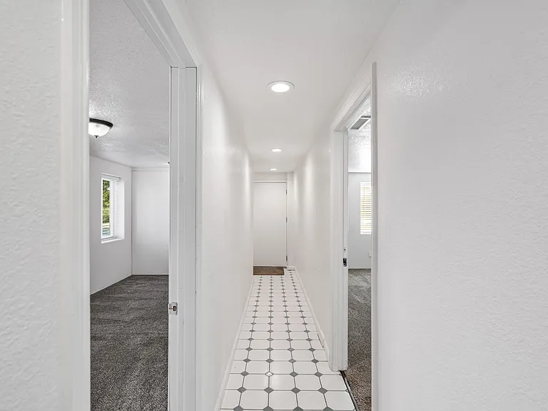 10177 Hawley Rd — Photo 43
