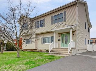 28 George St, Saddle Brook, NJ 07663