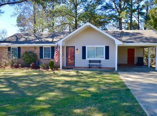 86 Cedarcrest Dr, Columbus, MS 39702