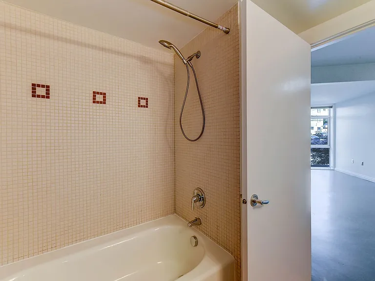 103 Bellevue Ave E #204 — Photo 12