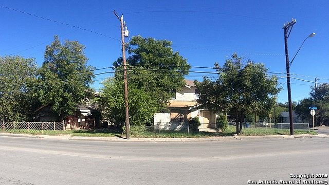 1st image of 606 N New Braunfels Ave