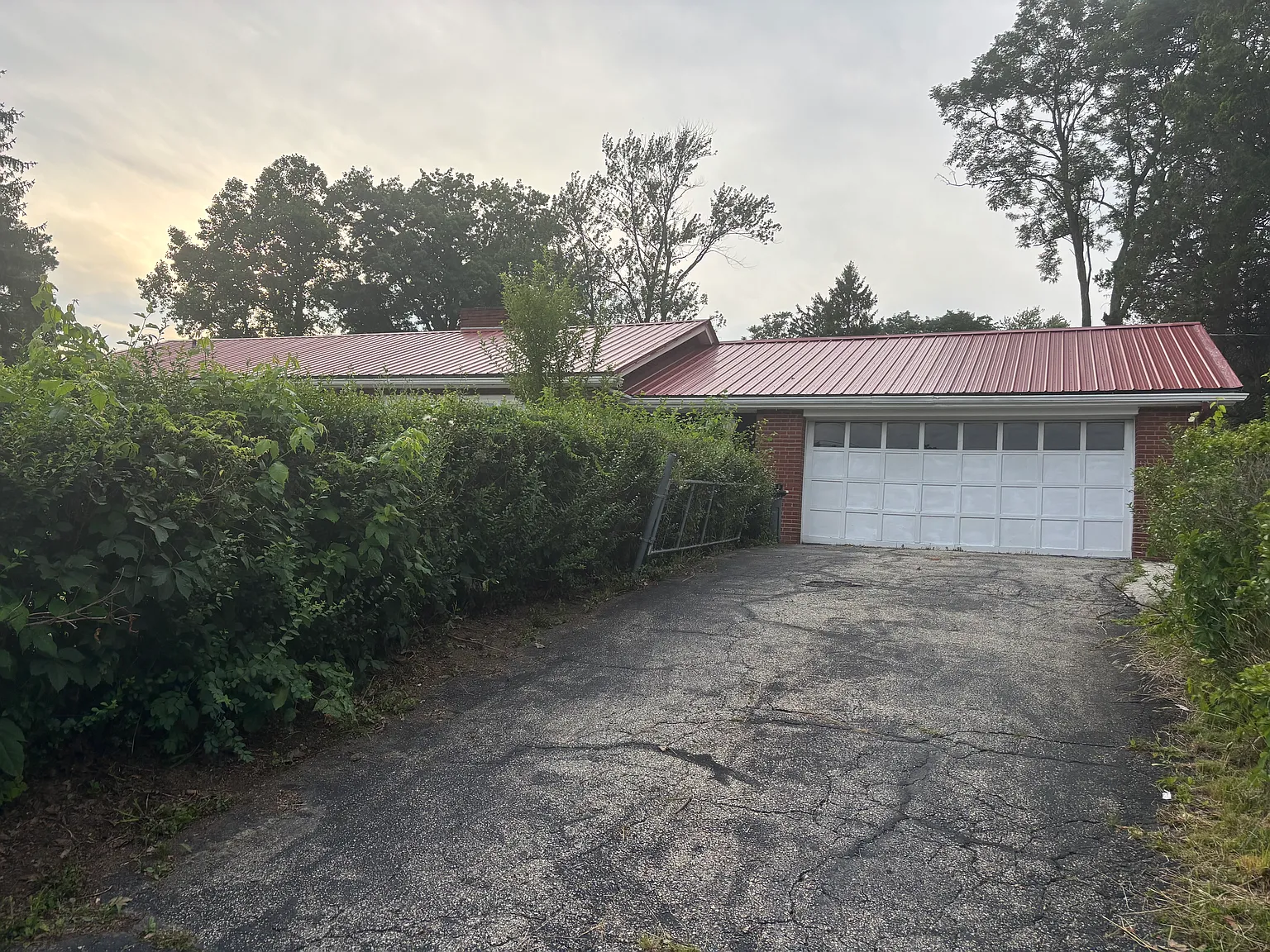 3 bed, 1.5 bath, 1336 sqft, $1,800 — Photo 2