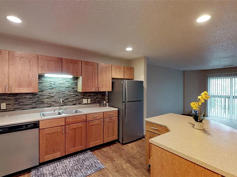 Oxbow Park Apartments — Photo 23