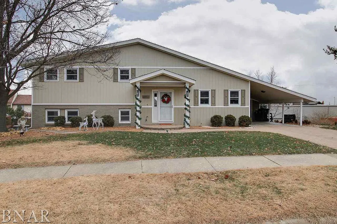 1406 Rosebud Ln photo 1