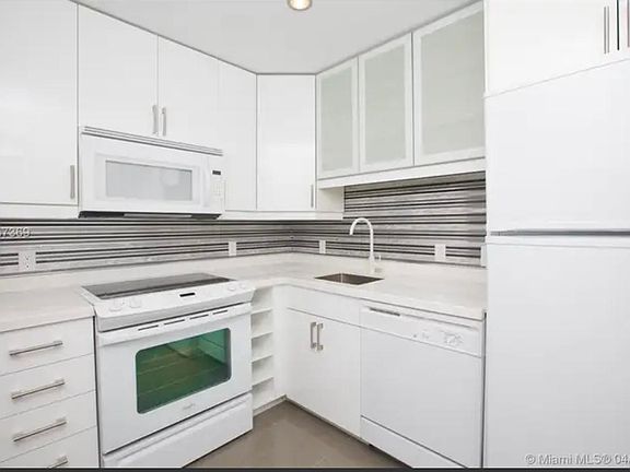 5th image of 3101 N Country Club Dr APT 604
