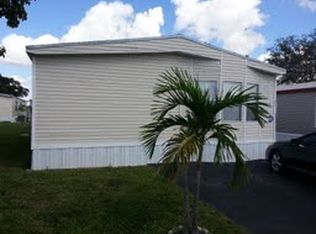 12591 SW 6th St, Davie, FL 33325