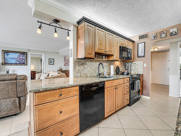 4200 N Ocean Dr #2-306 — Photo 5