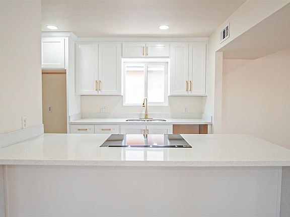 5th image of 2237 W 18th St