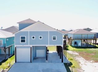 150 Kingfisher St, Port O Connor, TX 77982