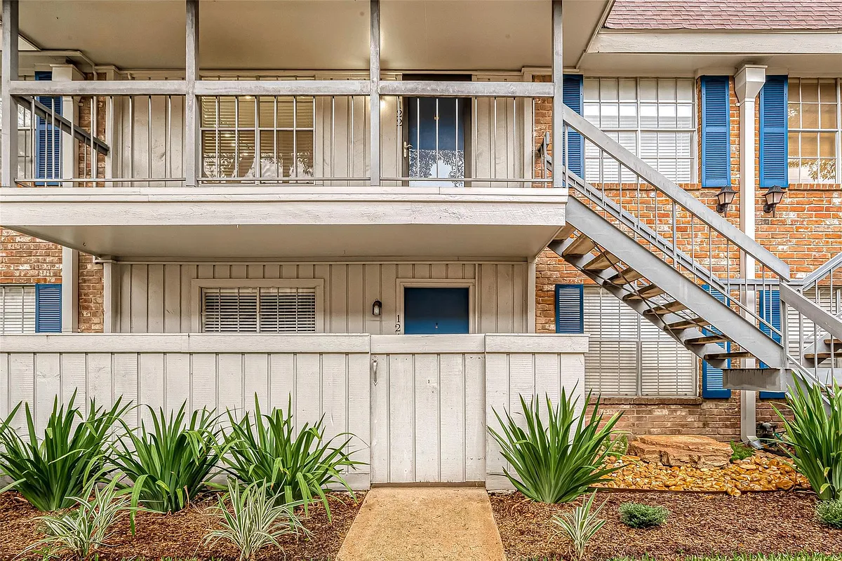 Building Photo - 2350 Bering Dr #122