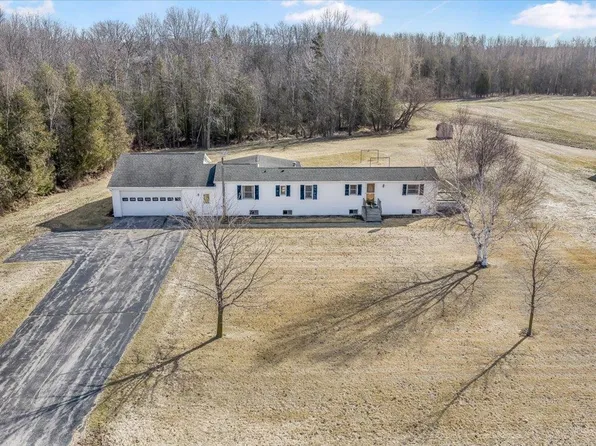 N6810 County Road D, Algoma, WI 54201