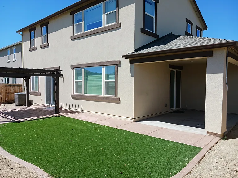 103 Pilot Peak Dr — Photo 2
