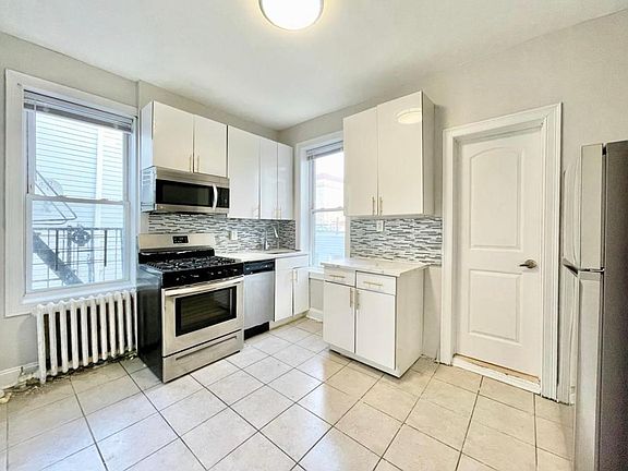 4th image of 154 Summit Ave APT 5