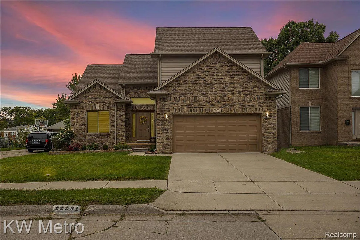 22231 Violet St photo 1