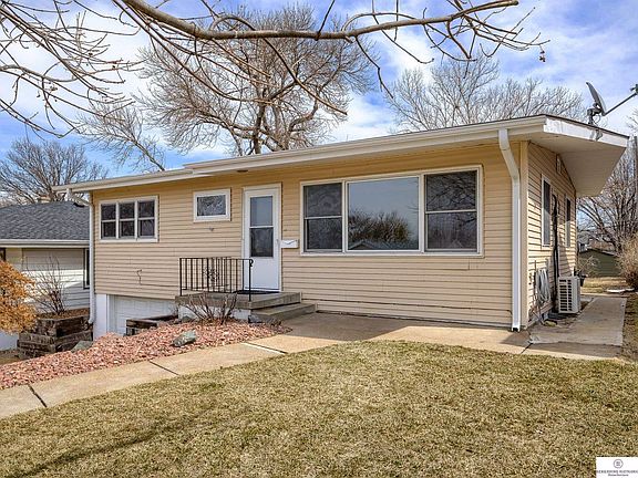 3rd image of 2221 S 41st St