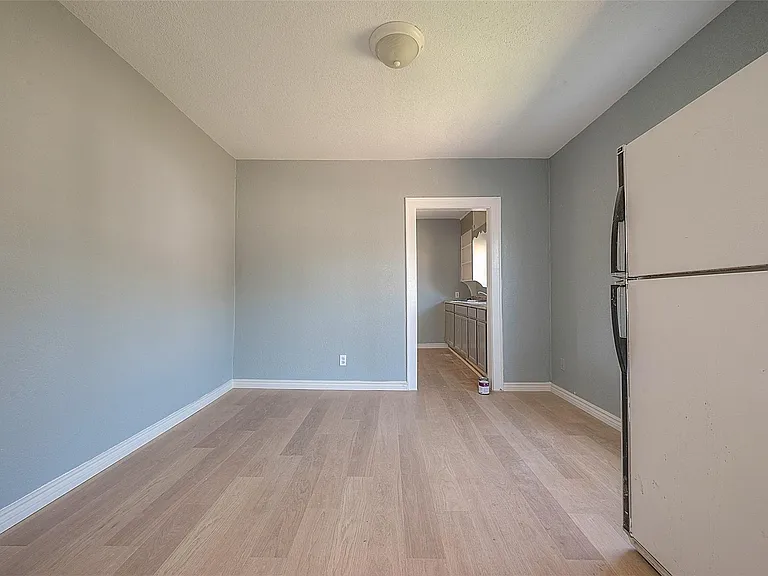 4704 Farmer St — Photo 8